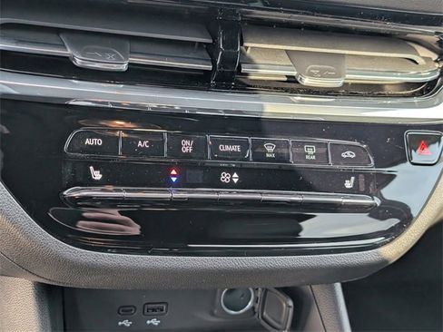 New 2026 Buick Envista Avenir image 13