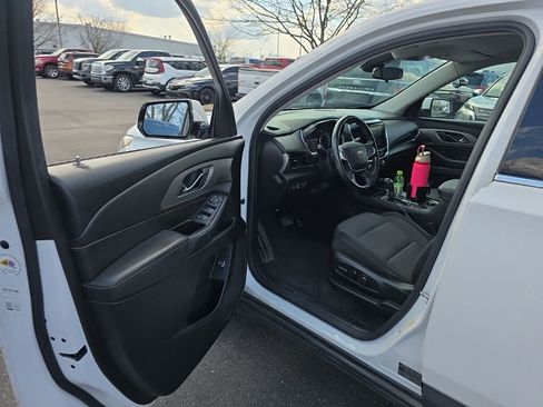 Used 2020 Chevrolet Traverse LT image 5