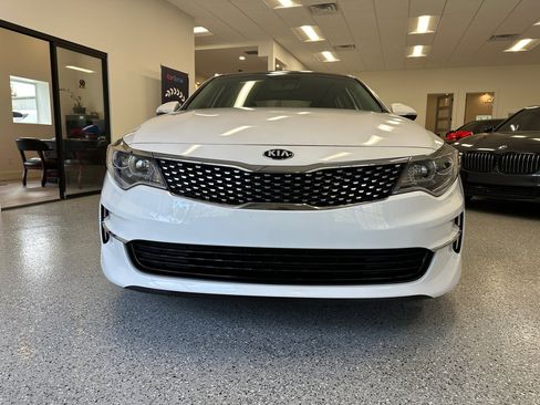 Used 2018 Kia Optima EX w/ Premium Package image 12