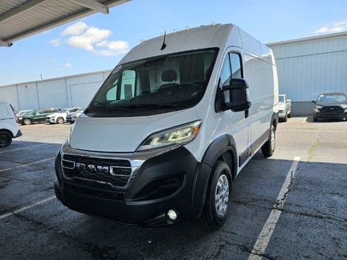 Used 2024 RAM ProMaster 2500 w/ Quick Order Package 22G SLT FWD image 2