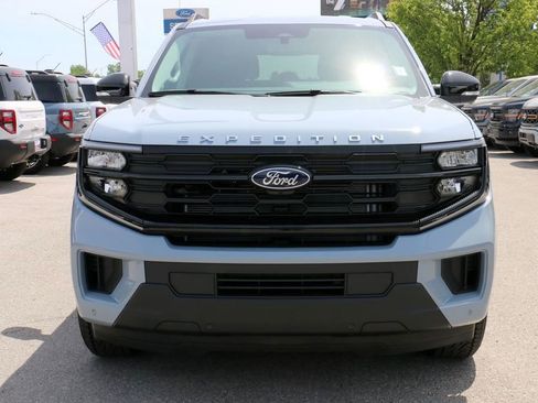 New 2026 Ford Expedition Active AWD/4WD image 3