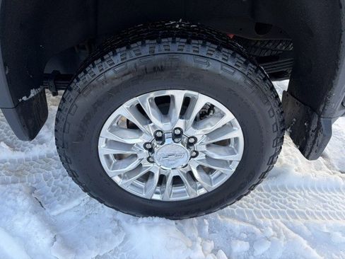 Used 2020 Chevrolet Silverado 2500 High Country w/ Technology Package image 14