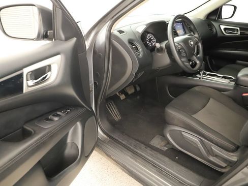 Used 2020 Nissan Pathfinder S FWD image 14