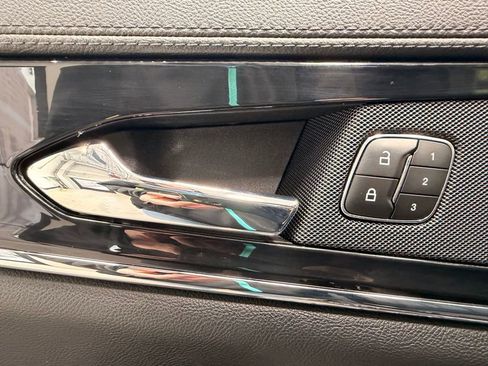 Used 2023 Lincoln Nautilus Reserve image 20