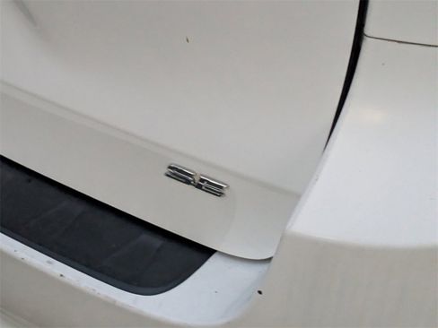 Used 2015 Toyota Sienna SE image 8