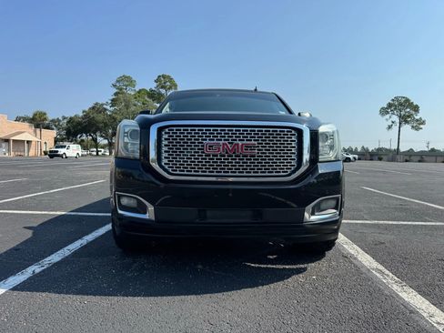 Used 2015 GMC Yukon Denali w/ Touring Package image 3