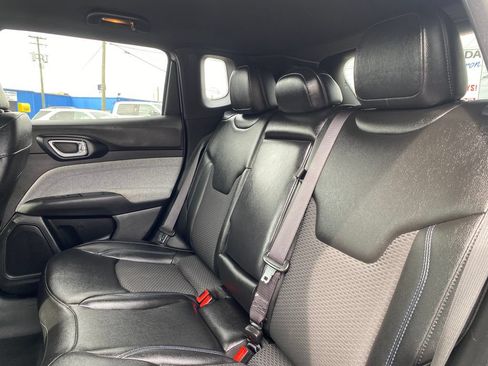 Used 2024 Jeep Compass Latitude AWD/4WD image 15
