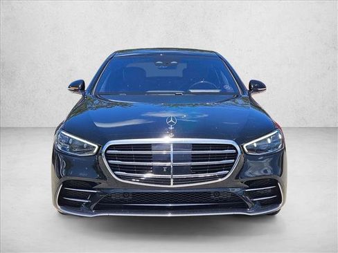 Used 2022 Mercedes-Benz S 500 4MATIC image 2