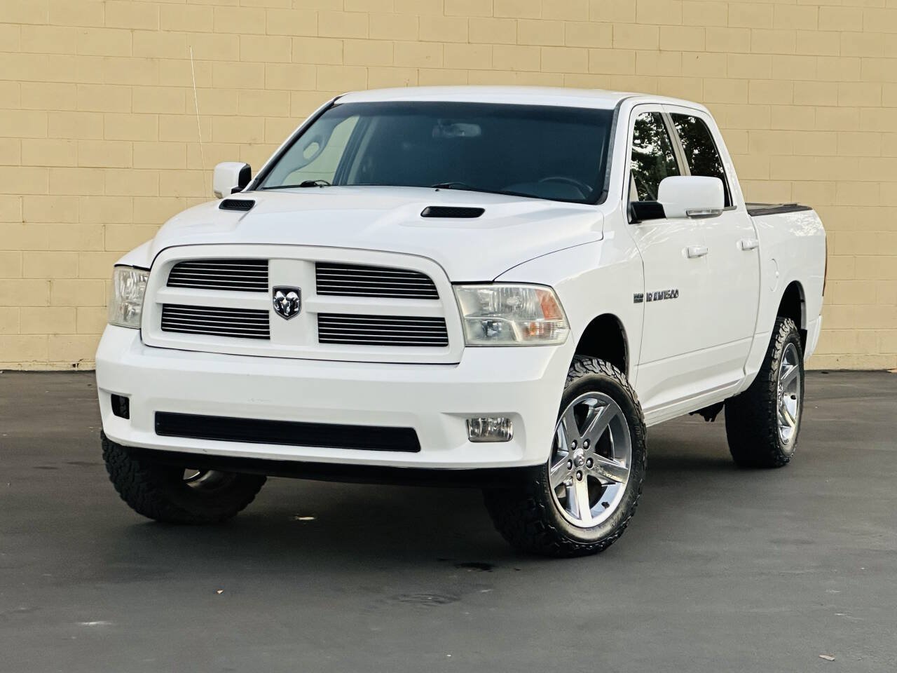 Used 2012 RAM 1500 Sport w/ Sport Premium Group AWD/4WD image 3