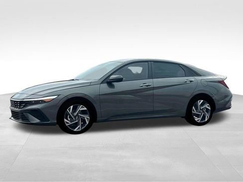 New 2025 Hyundai Elantra Sport image 2