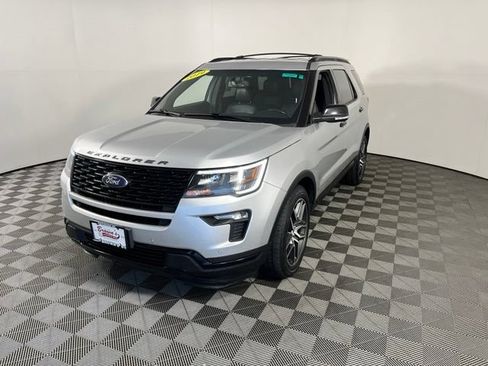 Used 2019 Ford Explorer Sport AWD/4WD image 3