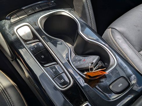 Used 2021 Buick Envision Essence w/ Sport Touring Package FWD image 20