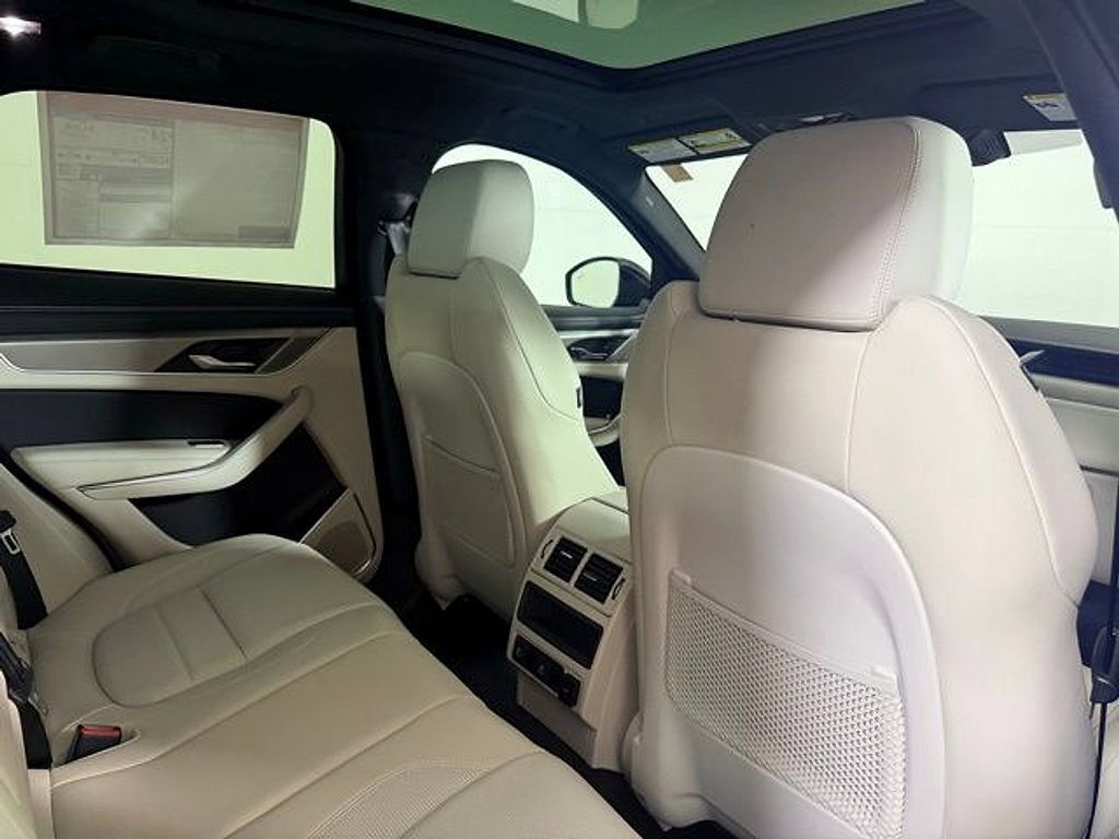 Certified 2026 Jaguar F-PACE R-Dynamic S AWD/4WD image 29