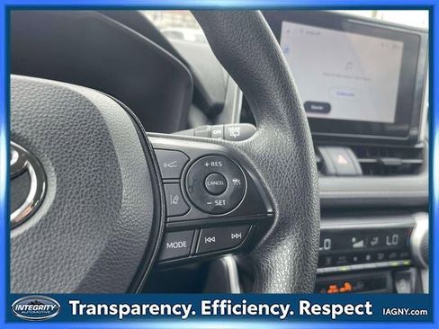 Used 2025 Toyota RAV4 XLE image 21