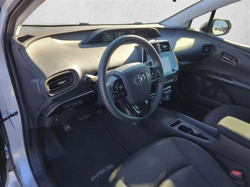 Certified 2021 Toyota Prius LE w/ Carpet Mat Package (TMS) image 13