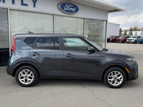Used 2021 Kia Soul S image 8