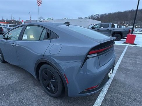 New 2026 Toyota Prius LE image 3