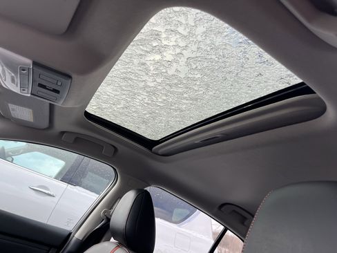 Used 2024 Nissan Sentra SR w/ SR Premium Package image 17