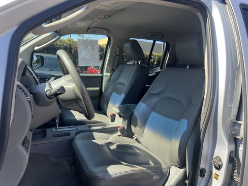 Used 2011 Nissan Frontier SL RWD image 11