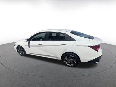 Used 2025 Hyundai Elantra SEL FWD image 10