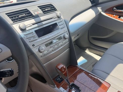 Used 2010 Toyota Camry XLE FWD image 16