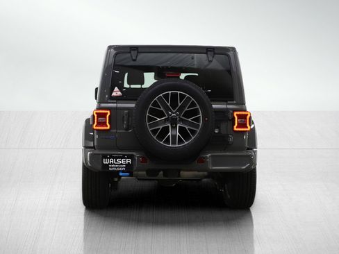Used 2023 Jeep Wrangler Unlimited Sahara image 4