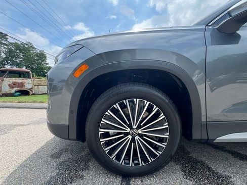 New 2025 Volkswagen Tiguan S image 10