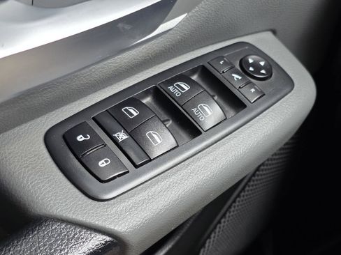 Used 2020 RAM 1500 Big Horn AWD/4WD image 9