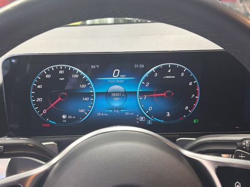 Used 2022 Mercedes-Benz GLB 250 4MATIC image 63
