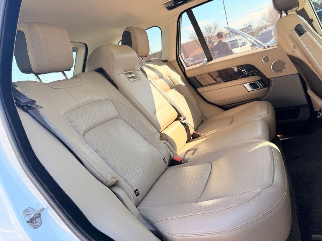 Used 2018 Land Rover Range Rover HSE AWD/4WD image 14
