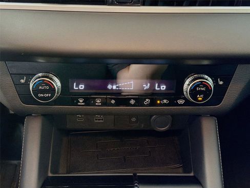 Used 2024 Mitsubishi Outlander SE AWD/4WD image 18