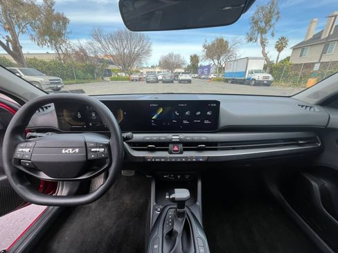 Used 2025 Kia K4 FWD image 32
