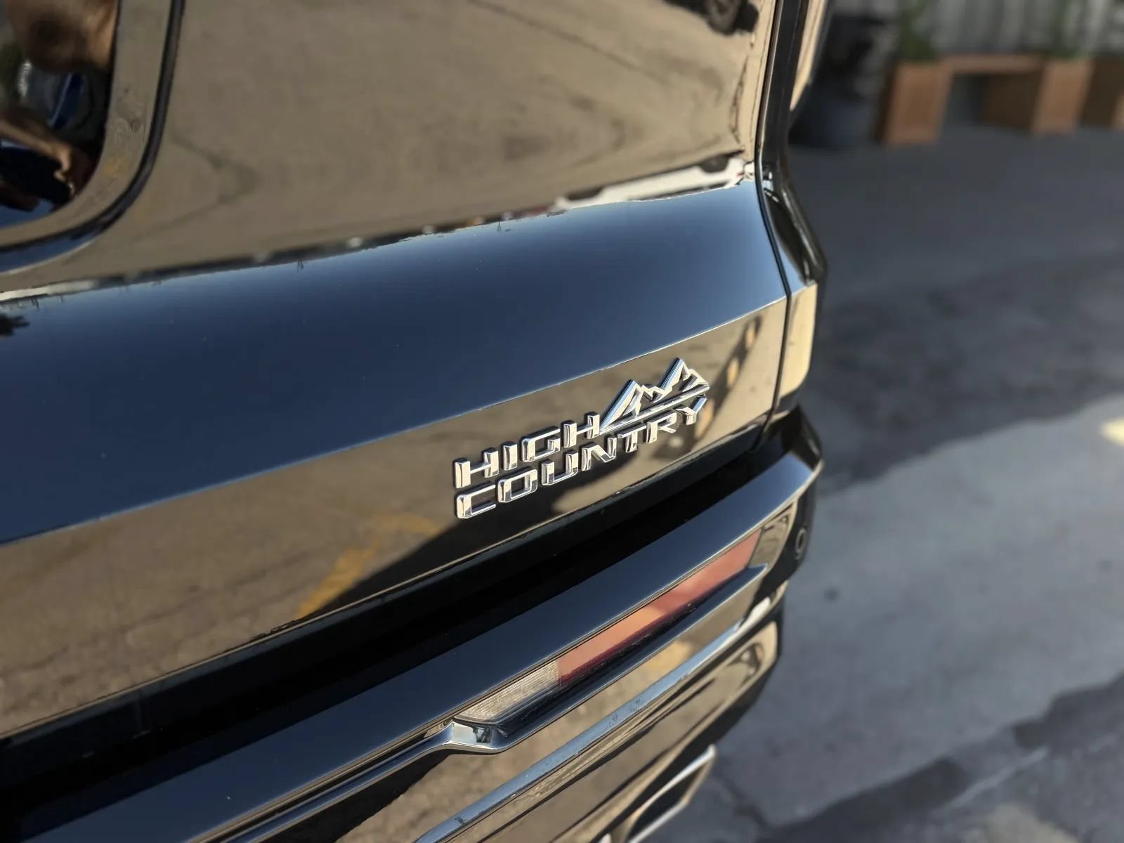 Used 2025 Chevrolet Traverse High Country w/ LPO, Floor Liner Package AWD/4WD image 48