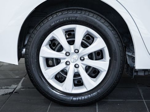 Used 2019 Toyota Corolla LE image 14