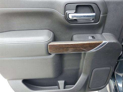 Used 2020 GMC Sierra 1500 Elevation w/ Elevation Value Package image 12