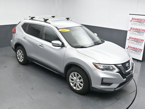 Used 2017 Nissan Rogue S w/ S Appearance Package AWD/4WD image 24