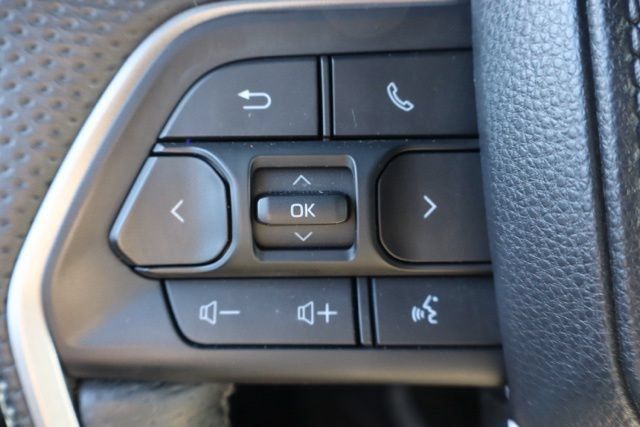Used 2025 Toyota Sequoia Limited w/ Tow Technology Package AWD/4WD image 18