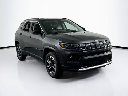 Used 2022 Jeep Compass Limited AWD/4WD image 3
