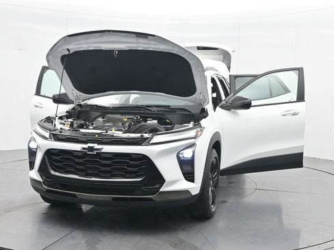 Used 2024 Chevrolet Trax ACTIV w/ Sunroof Package FWD image 23