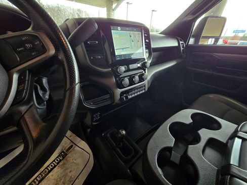 Used 2024 RAM 3500 Tradesman w/ Chrome Appearance Group image 15