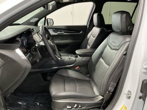 Used 2024 Cadillac XT6 Premium Luxury w/ Technology Package image 21