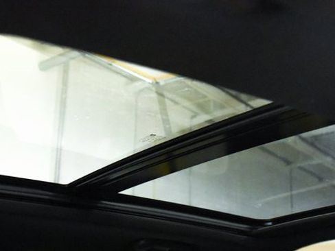 Used 2024 Cadillac XT4 Premium Luxury image 33