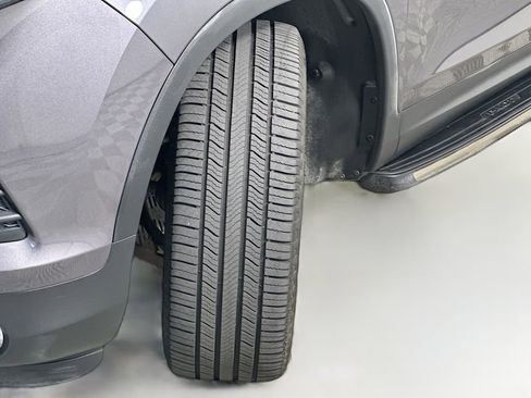 Certified 2018 Honda Pilot Touring image 25