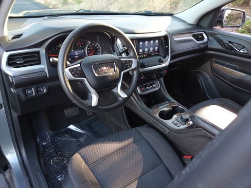 Used 2021 GMC Acadia SLE w/ Driver Convenience Package image 12