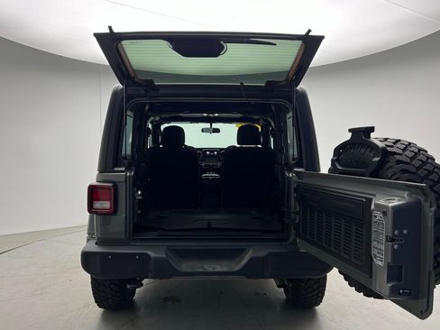 Used 2023 Jeep Wrangler Willys image 5