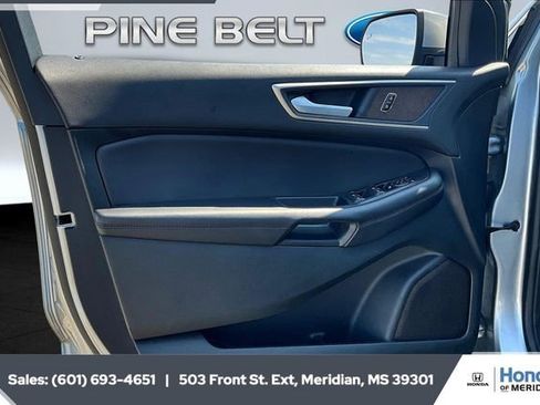 Used 2024 Ford Edge SEL image 17