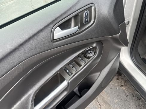 Used 2018 Ford Escape SEL AWD/4WD image 16
