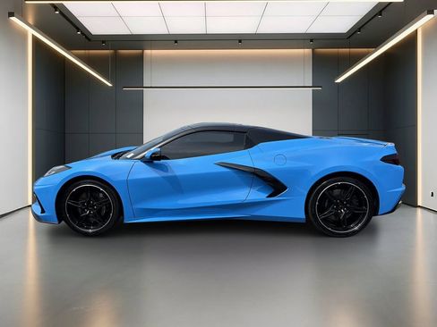 Used 2023 Chevrolet Corvette Stingray Premium Conv w/ Z51 Performance Package RWD image 2