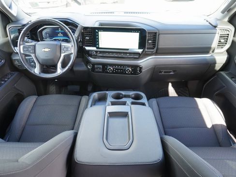Used 2022 Chevrolet Silverado 1500 LT w/ Convenience Package II image 16