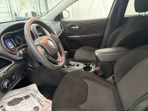 Used 2020 Jeep Cherokee Latitude FWD image 15